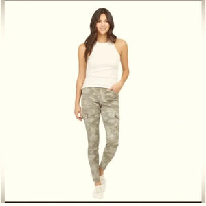 SPANX Stretch Twill Ankle Cargo Pant in Stone Wash Camo Size X-Small Tall